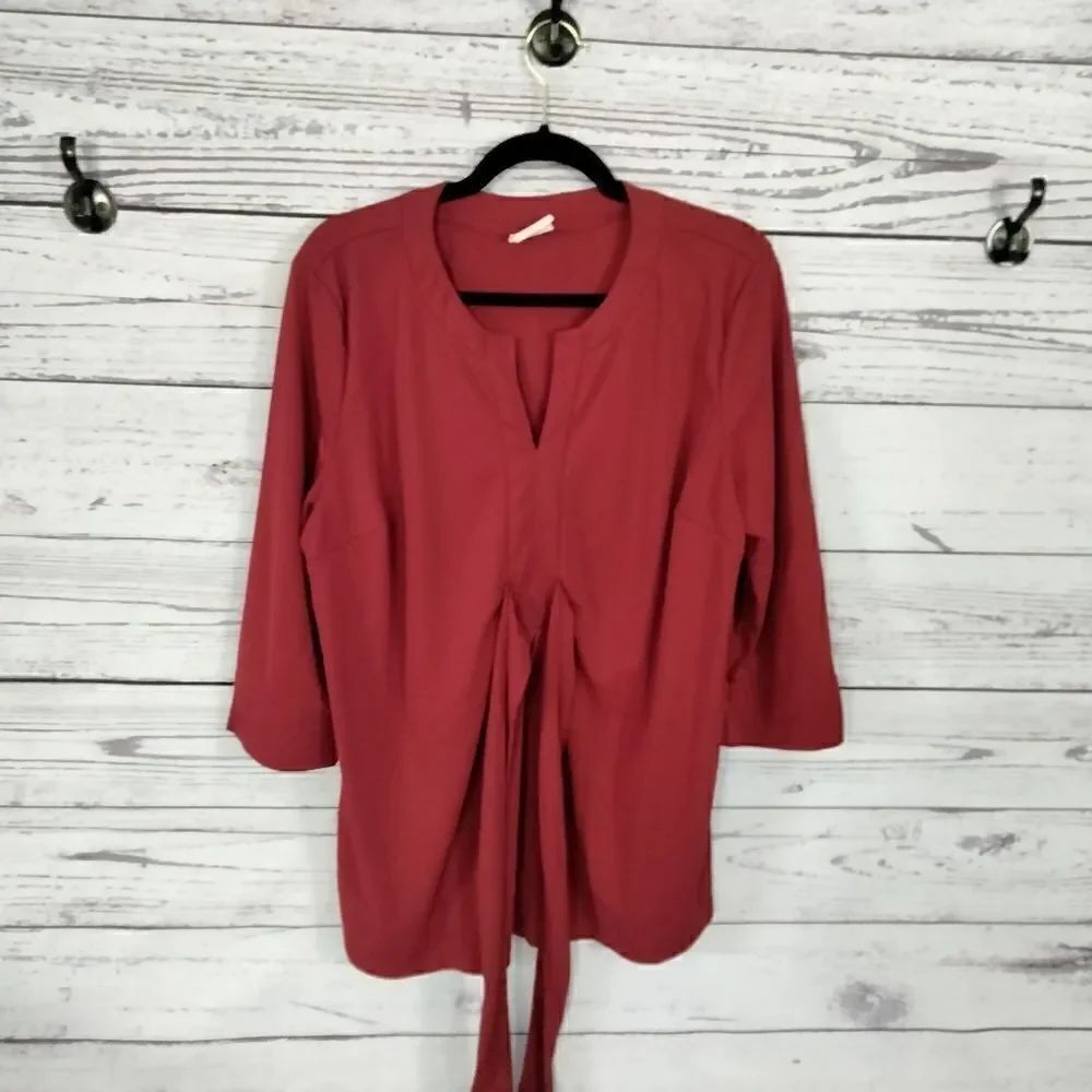 "Motherhood" woman's maternity top